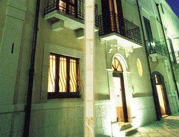 Hotel Palazzo D'Erchia Conversano Bagian luar foto